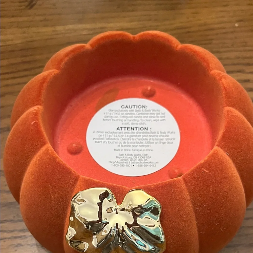 Bath and Body Works 2021 Pedestal Flocked Pumpkin 3‎ Wick Candle Holder